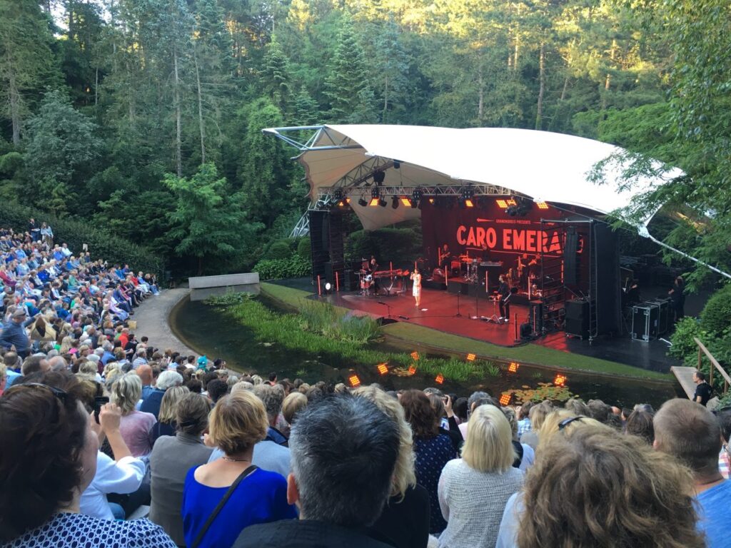 Openlucht theater Caprera in Bloemendaal midden in Bos
