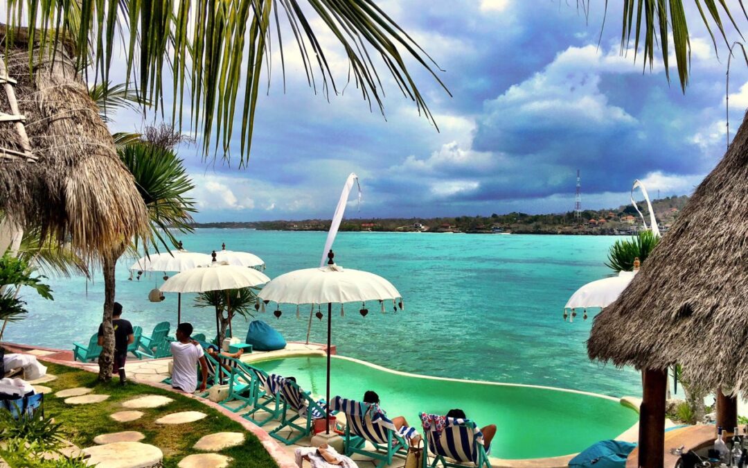 Indonesië – Nusa Cenningan | le Pirate beach club