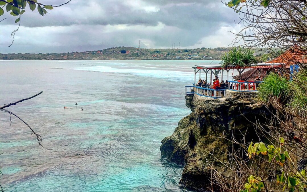 Indonesie- Bali -Nusa Ceningan- Rondje eiland met cafe,s