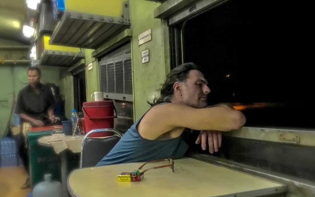 Man in Thaise trein