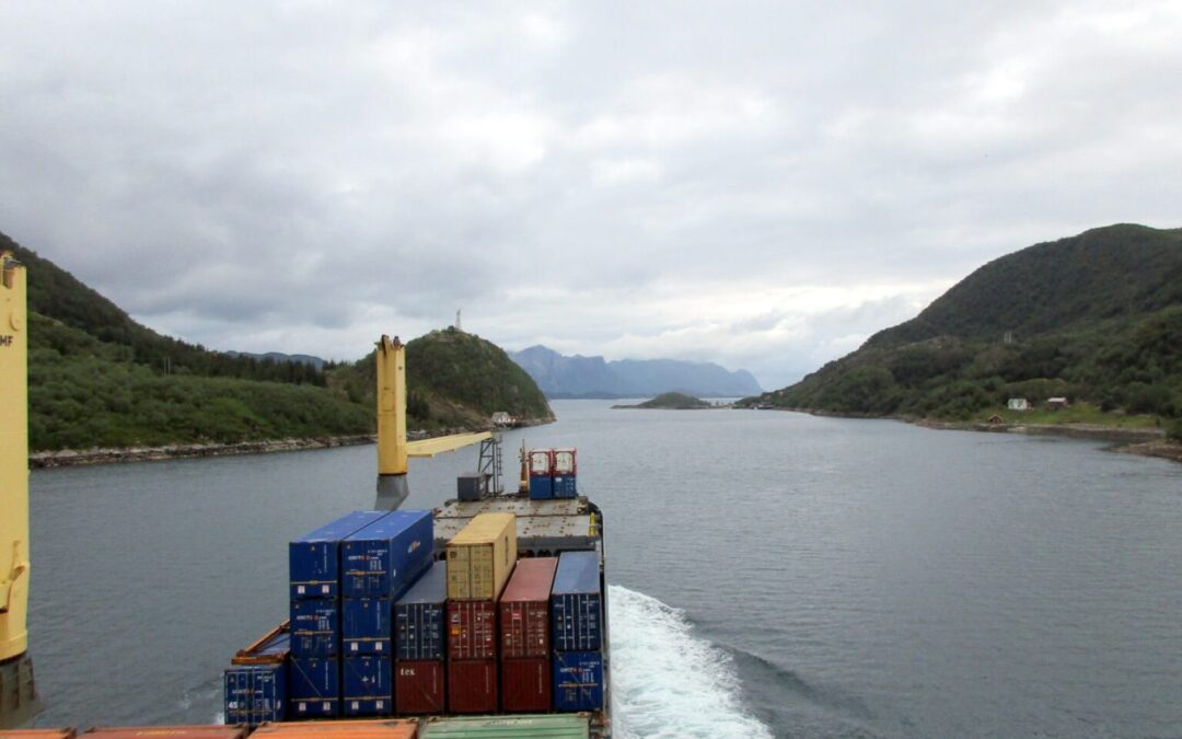 Belgie- Antwerpen – CptnZeppos laat mensen reizen als passagier aan boord van vrachtschepen.