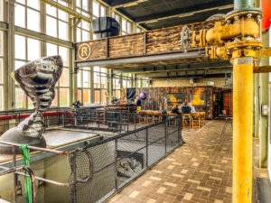 industrieel interieur met cafe